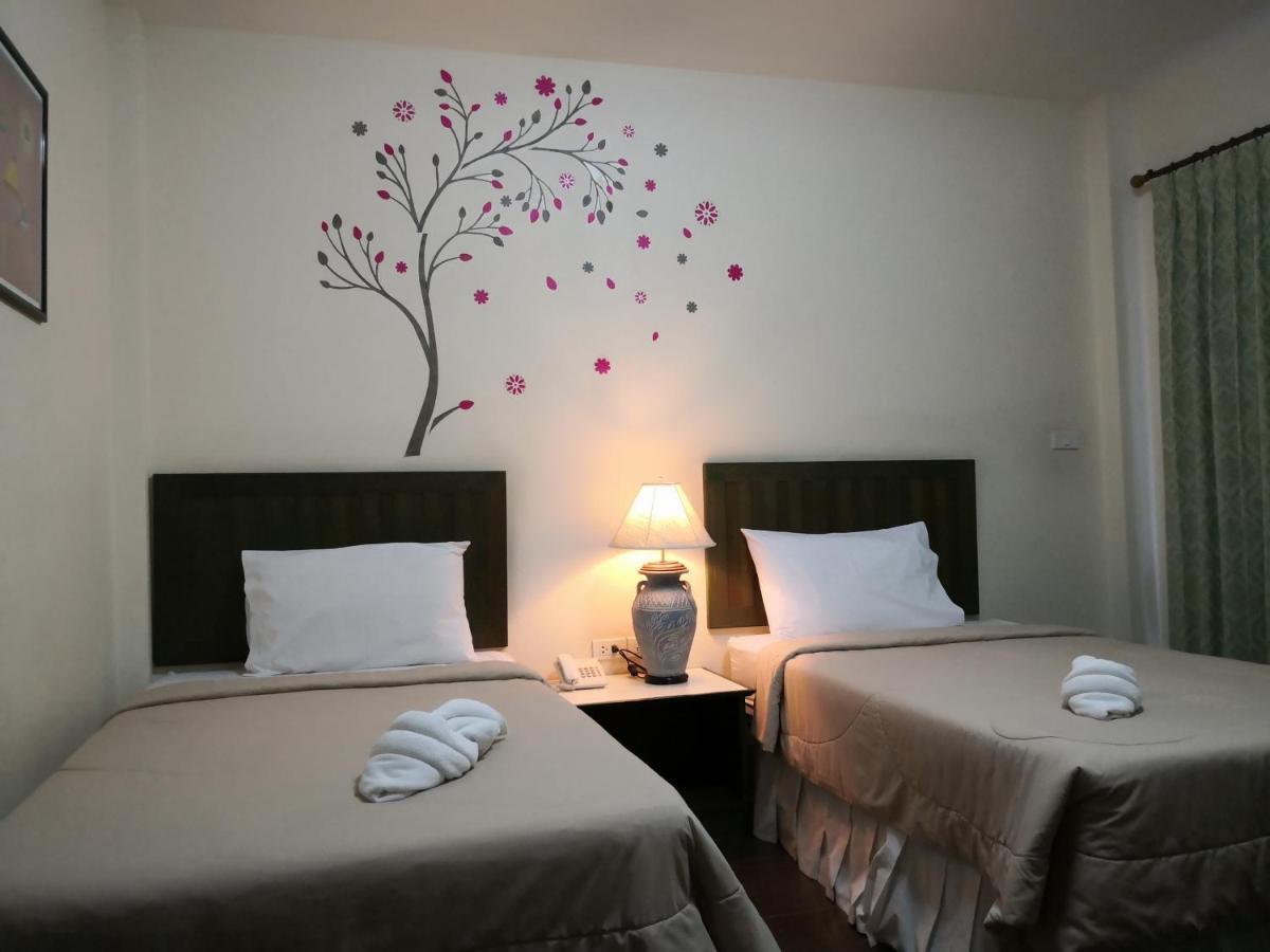 Baan Suksiri Hotel HHQ Exterior photo