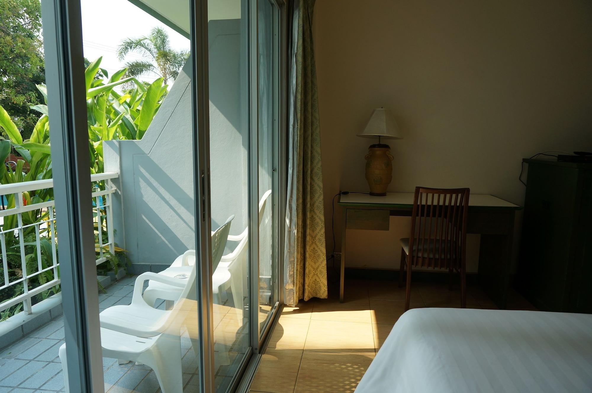 Baan Suksiri Hotel HHQ Exterior photo